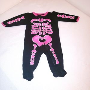 Pink skeleton graphic sleeper with footies